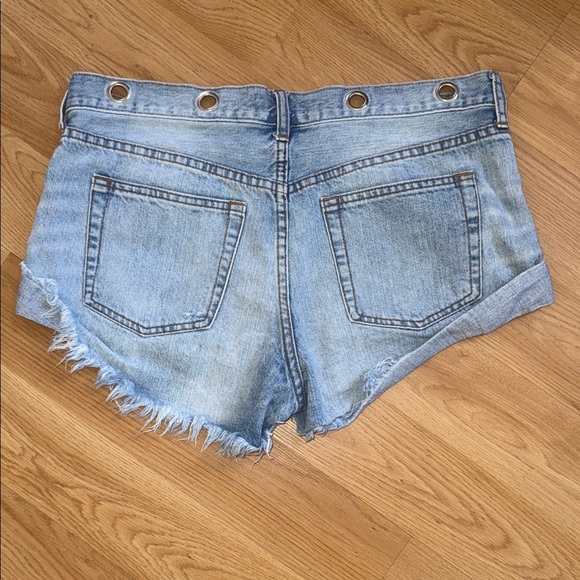 We the Free People Distressed Denim Shorts Cut Off Boho 29 100% cotton - Picture 5 of 5